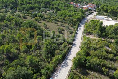 zemljiste-visokog-potencijala-uz-put-blizu-gp-bilice-3645-m2_8