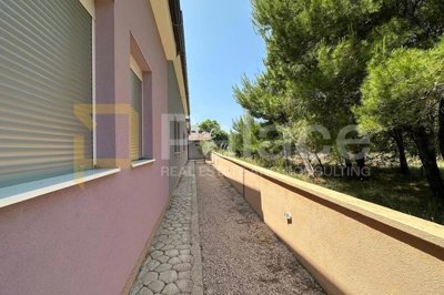 potpuno-namjesten-apartman-vir-61m2_13