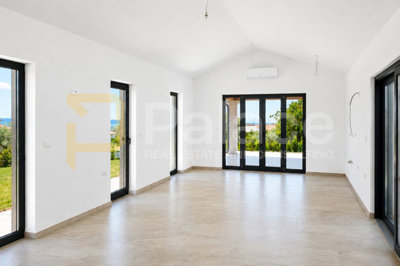 prostrana-vila-s-bazenom-i-panoramskim-pogledom-na_8