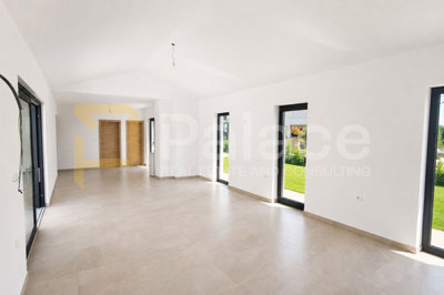 prostrana-vila-s-bazenom-i-panoramskim-pogledom-na_9