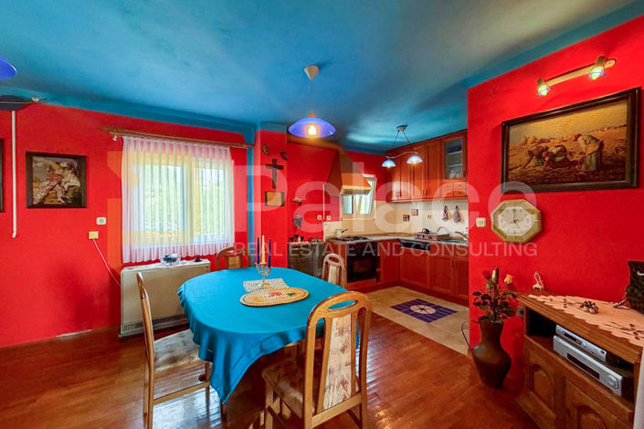 Image No.16-6 Bed House for sale