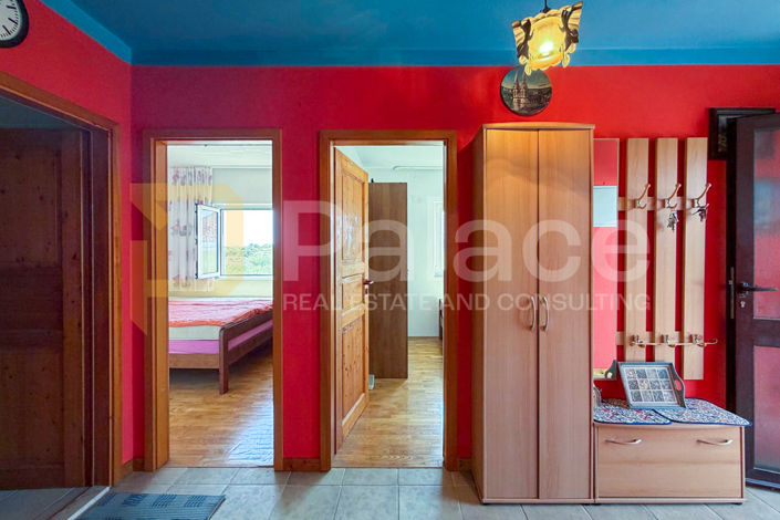 Image No.18-6 Bed House for sale