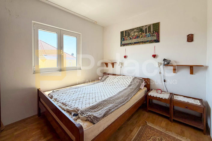 Image No.20-6 Bed House for sale