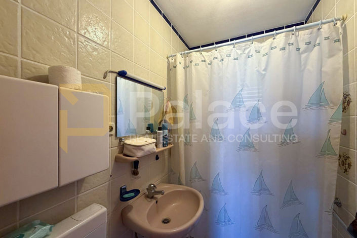 Image No.21-6 Bed House for sale
