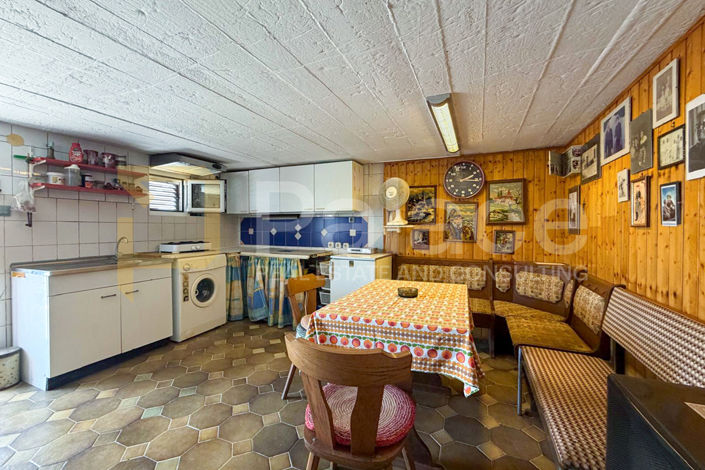 Image No.28-6 Bed House for sale
