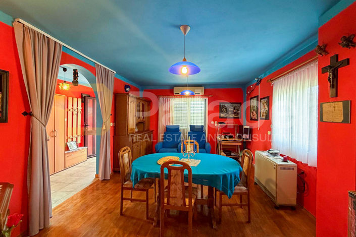 Image No.4-6 Bed House for sale