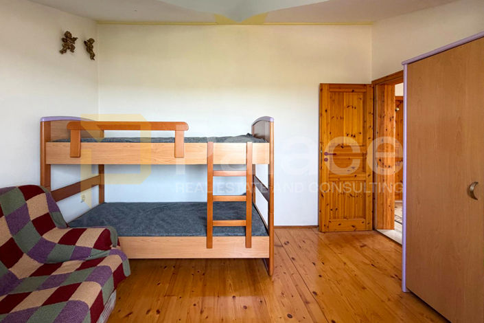 Image No.6-6 Bed House for sale