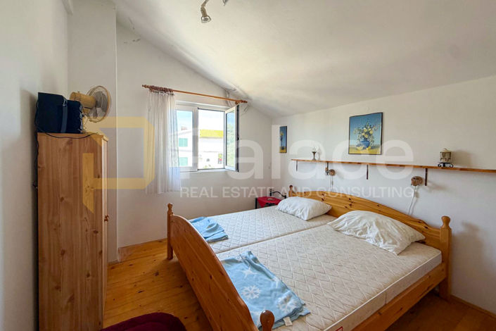 Image No.7-6 Bed House for sale