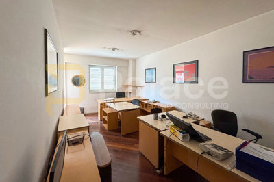 1 - Dubrovnik, Comercial