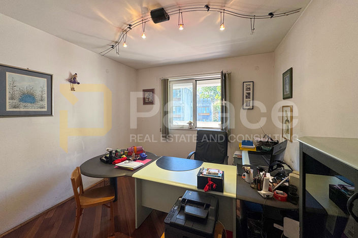 Image No.3-3 Bed Commercial for sale