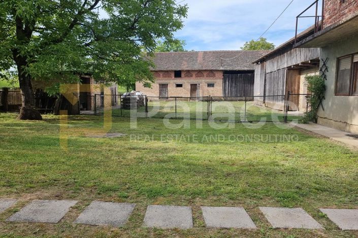 Image No.18-4 Bed House for sale