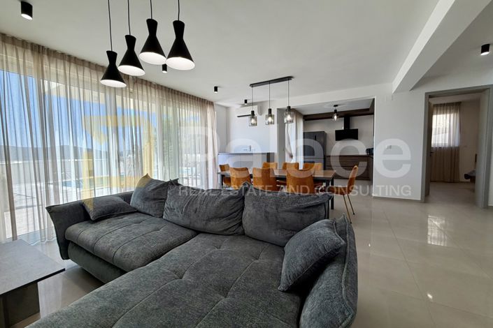 Image No.9-3 Bed Villa for sale