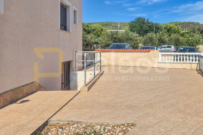 Image No.12-6 Bed House for sale