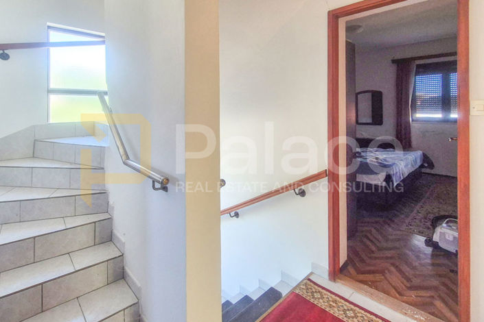 Image No.17-6 Bed House for sale
