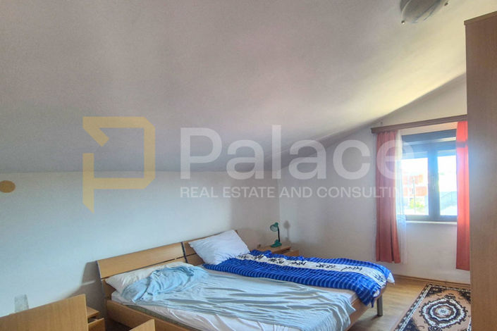 Image No.20-6 Bed House for sale