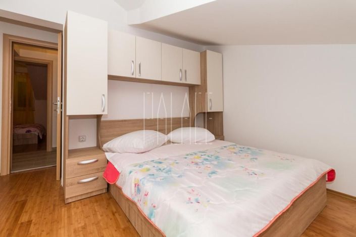 Image No.12-9 Bed House for sale
