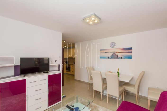 Image No.5-9 Bed House for sale