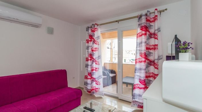 Image No.6-9 Bed House for sale