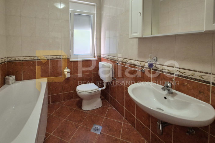 Image No.10-6 Bed House for sale