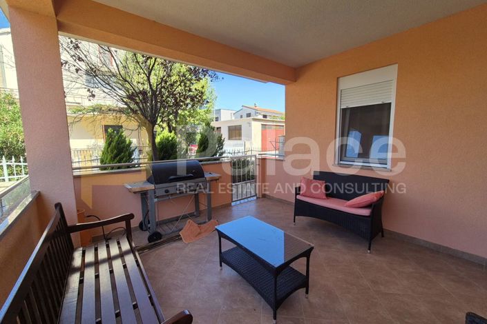 Image No.11-6 Bed House for sale