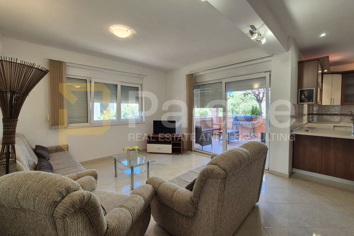 Image No.14-6 Bed House for sale