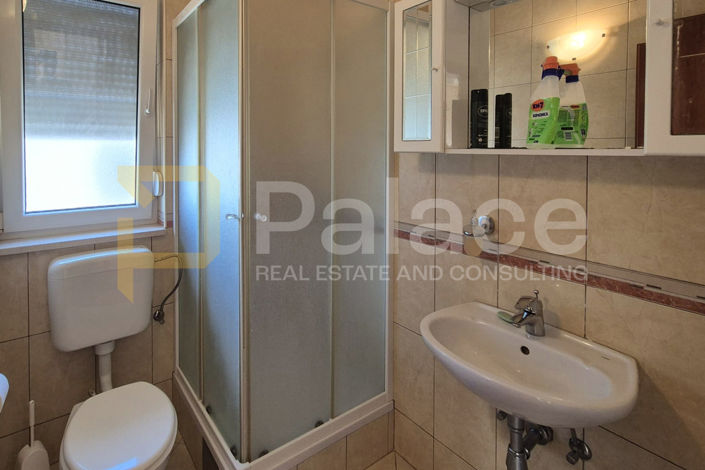 Image No.18-6 Bed House for sale