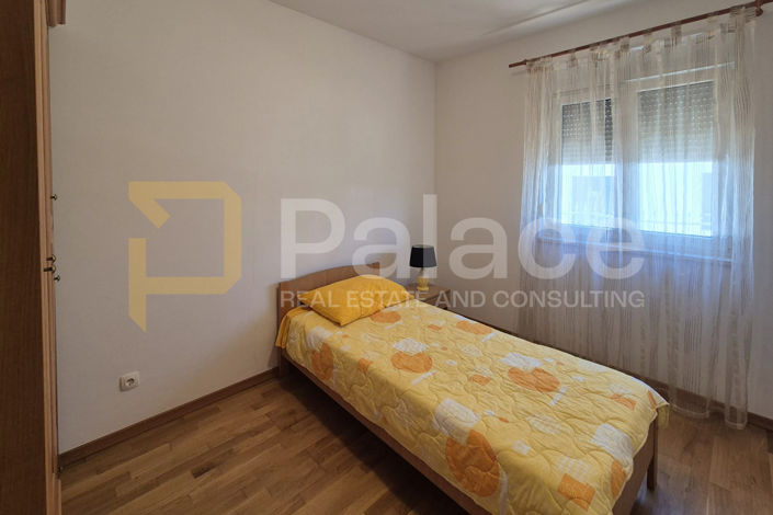 Image No.20-6 Bed House for sale