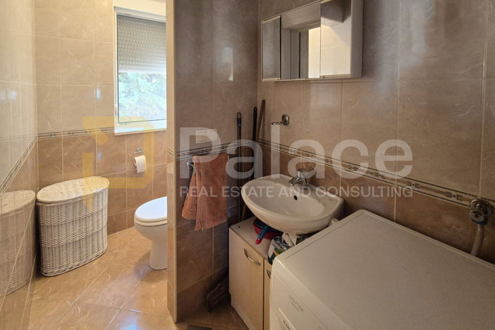 Image No.21-6 Bed House for sale