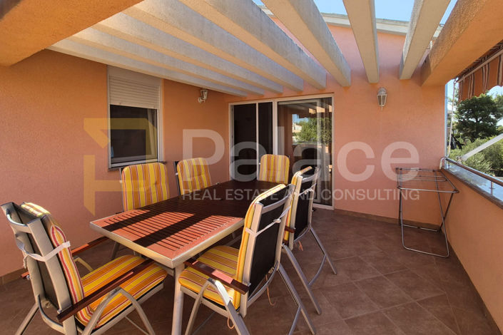 Image No.22-6 Bed House for sale