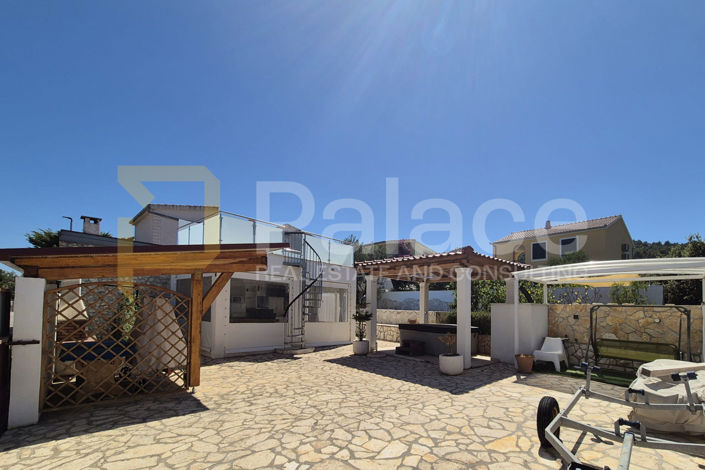 Image No.2-5 Bed House for sale