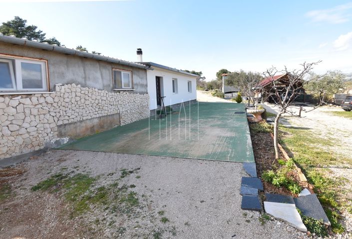 Image No.2-Maison de 3 chambres à vendre à Šibenik-Knin