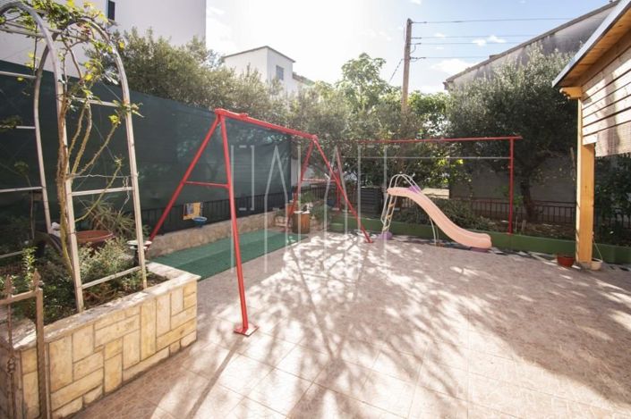 Image No.10-10 Bed House for sale