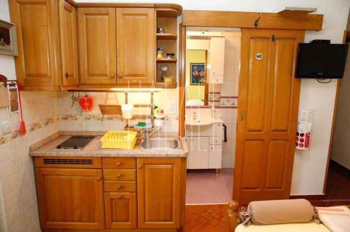 Image No.18-10 Bed House for sale
