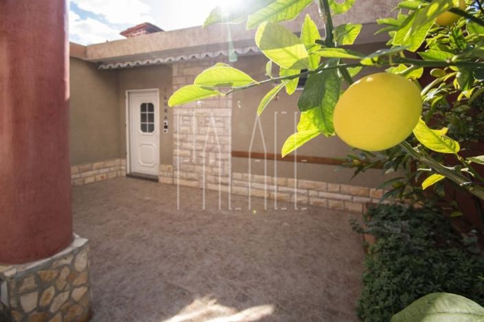 Image No.9-10 Bed House for sale