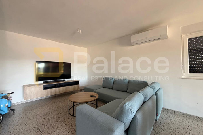 Image No.10-3 Bed House for sale