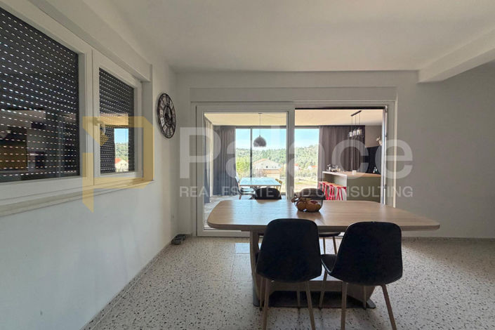 Image No.11-3 Bed House for sale