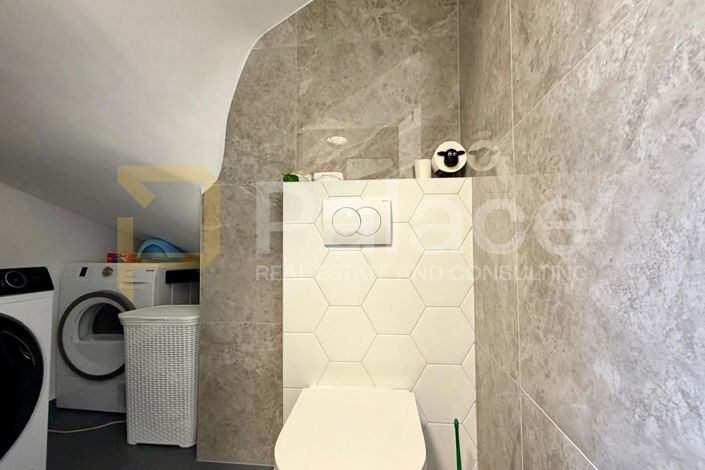 Image No.12-3 Bed House for sale