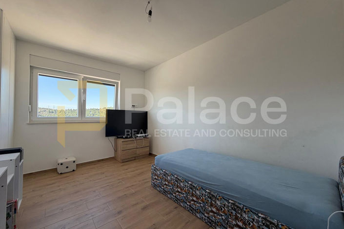 Image No.18-3 Bed House for sale