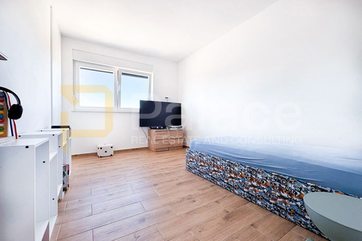 Image No.24-3 Bed House for sale