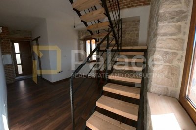 prodaje-se-objekt-grohote-otok-solta-poslovno-stambeni_10