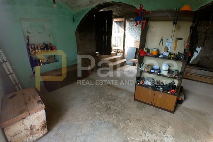 Image No.13-2 Bed House for sale