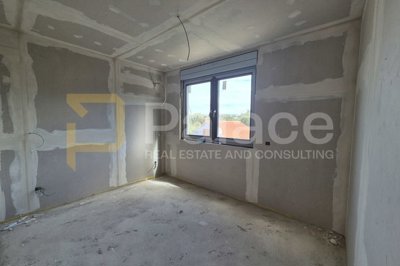 petrcane-penthouse-s-krovnom-terasom-i-jaccuzijem-73m2_14