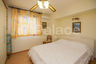 samostojeca-kuca-katnica-s-bazenom-i-pogledom-na-more_14