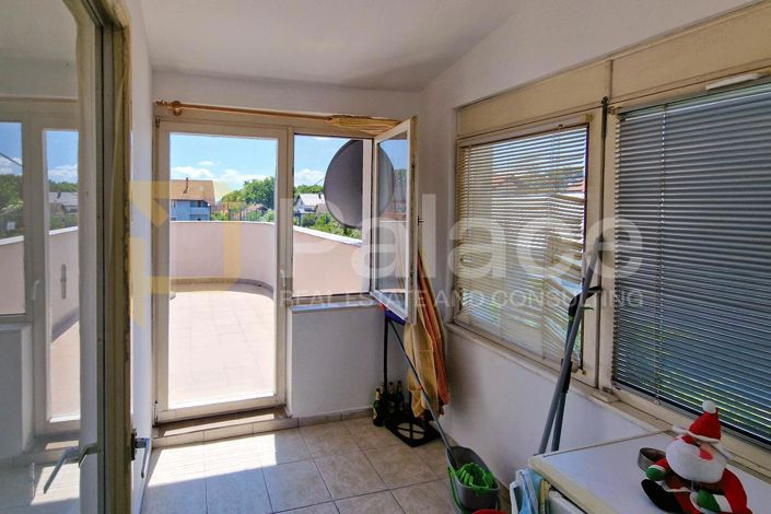 Image No.5-11 Bed House for sale