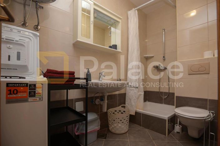 Image No.10-8 Bed Apartment for sale