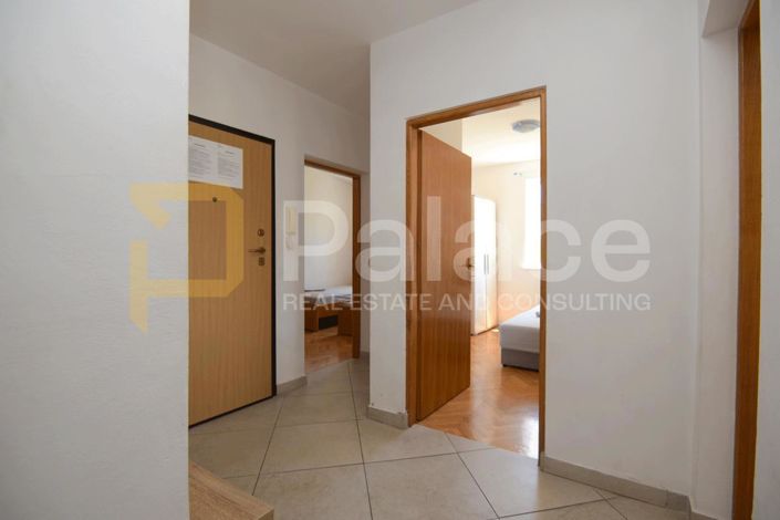 Image No.12-8 Bed Apartment for sale