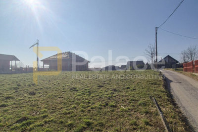 atraktivno-gradjevinsko-zemljiste-1400m2-4-minute-od-centra_8