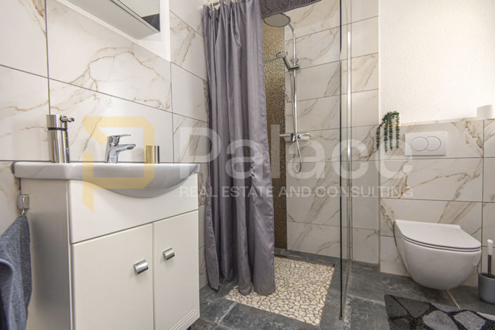 Image No.15-5 Bed House for sale