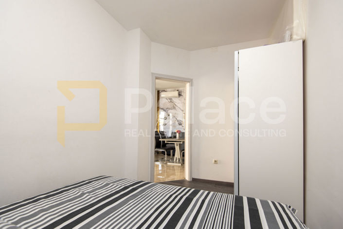 Image No.18-5 Bed House for sale