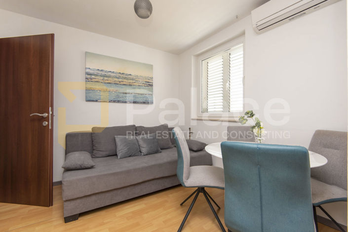 Image No.24-5 Bed House for sale